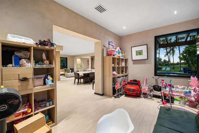 5170 La Gorce Dr, Miami Beach, FL 33140
