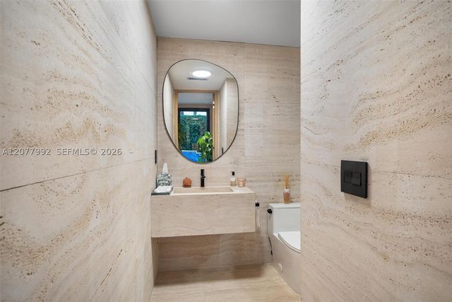 5170 La Gorce Dr, Miami Beach, FL 33140