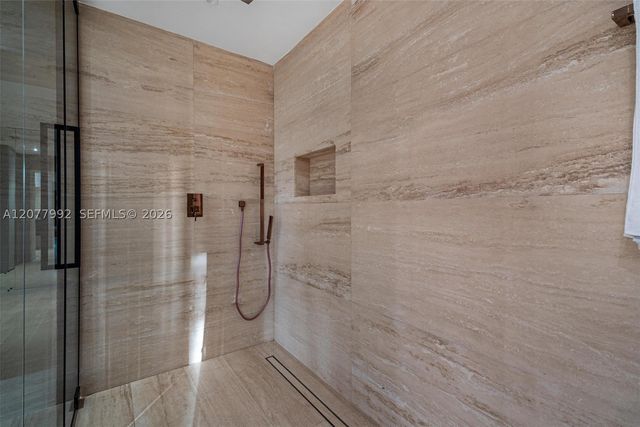 5170 La Gorce Dr, Miami Beach, FL 33140