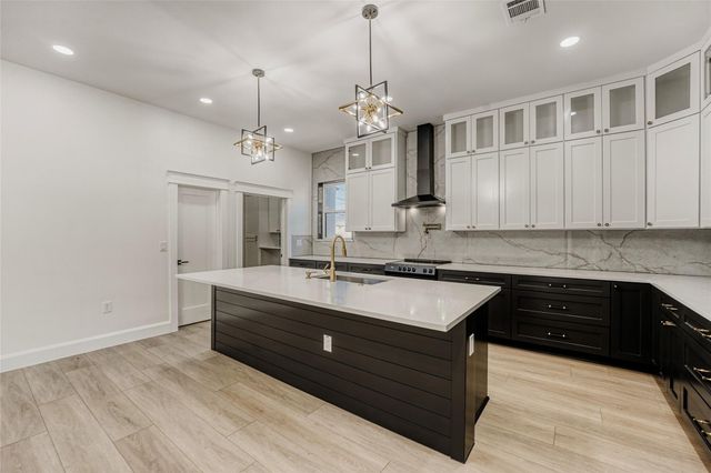 406 E Carrie Manor ST, Manor, TX 78653