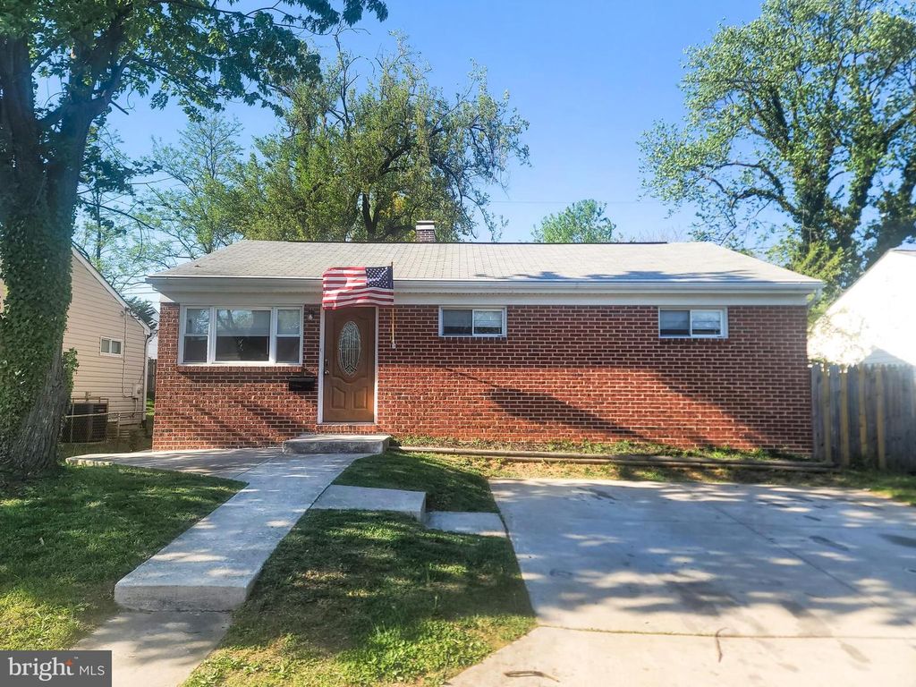 Image 1 of property listing at 116 CEDAR HILL RD, Brooklyn Park, MD 21225