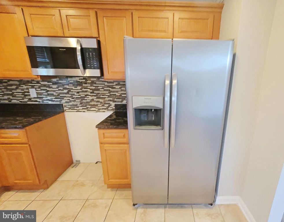 Image 12 of property listing at 116 CEDAR HILL RD, Brooklyn Park, MD 21225