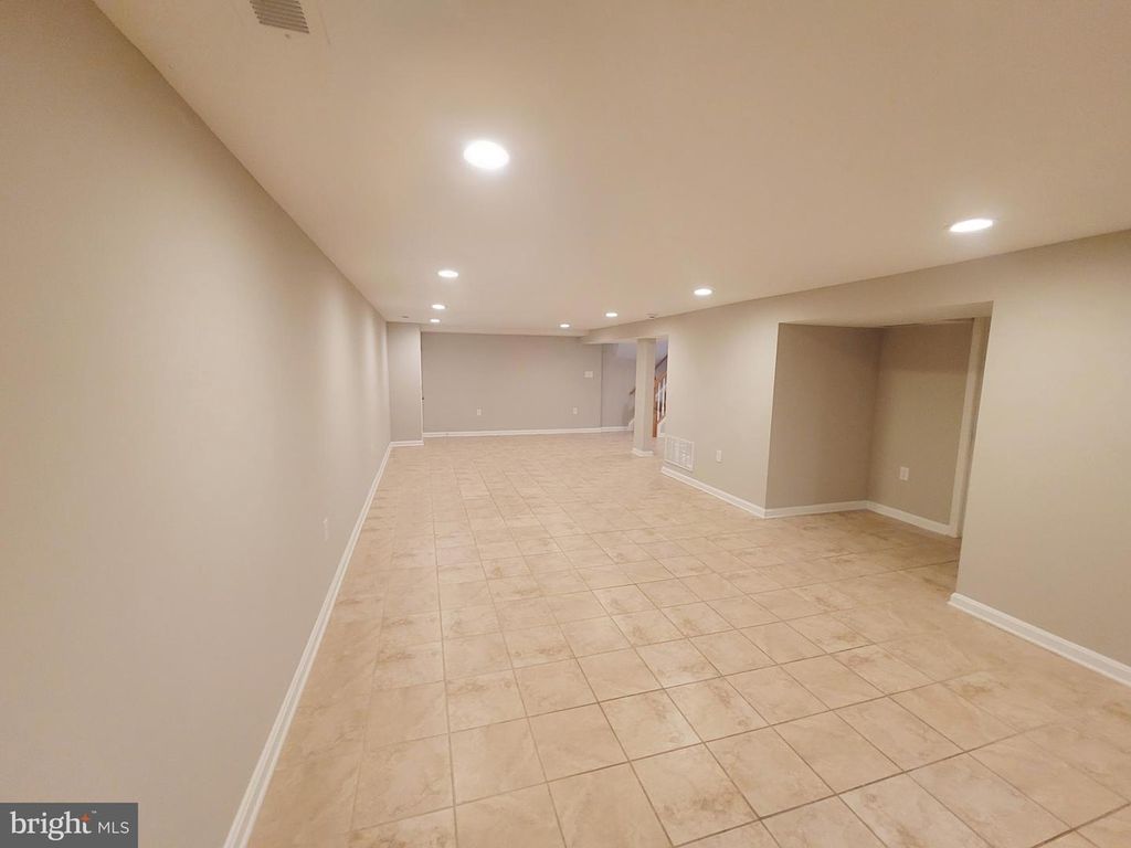 Image 33 of property listing at 116 CEDAR HILL RD, Brooklyn Park, MD 21225