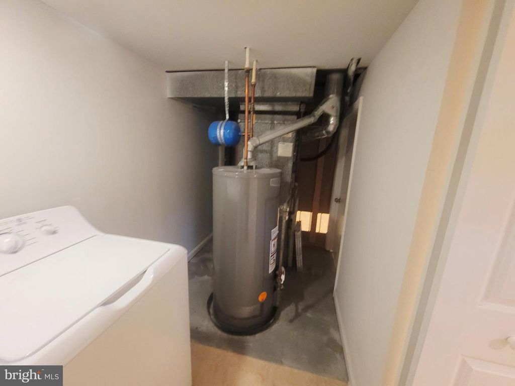 Image 42 of property listing at 116 CEDAR HILL RD, Brooklyn Park, MD 21225