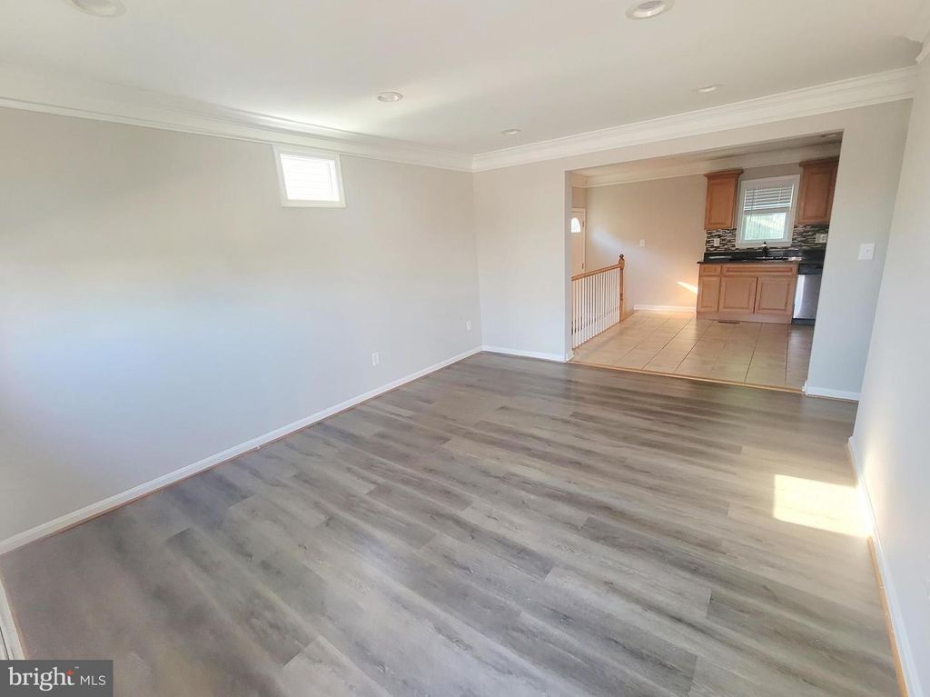 Image 8 of property listing at 116 CEDAR HILL RD, Brooklyn Park, MD 21225