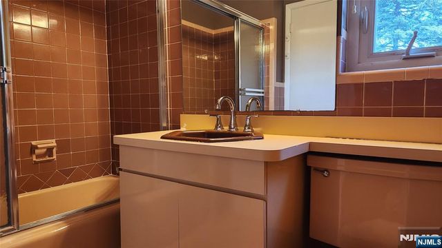 745 Sanford Street, Teaneck, NJ 07666