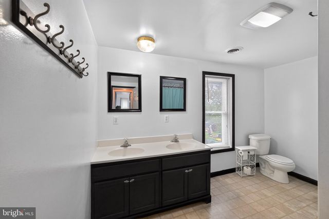 615 FREDERICK ST, Hanover, PA 17331