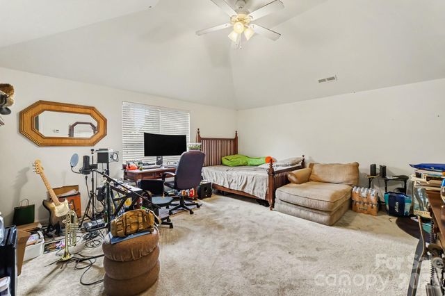 6900 Daisy Bee Court, Charlotte, NC 28126