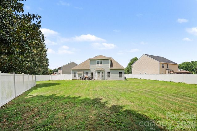 6900 Daisy Bee Court, Charlotte, NC 28126
