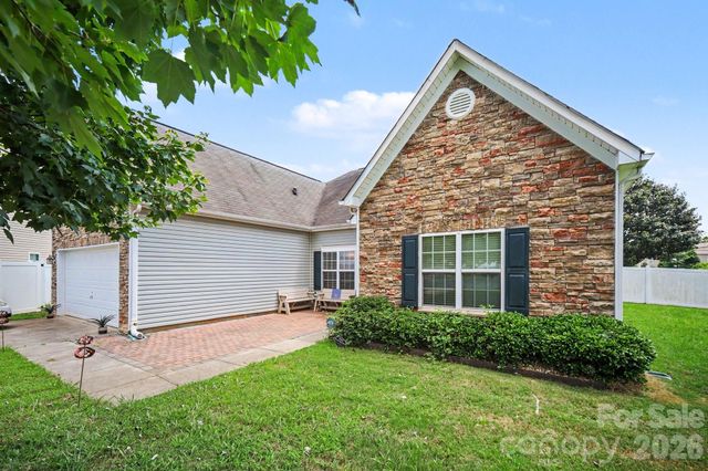 6900 Daisy Bee Court, Charlotte, NC 28126