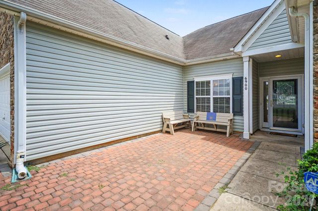6900 Daisy Bee Court, Charlotte, NC 28126