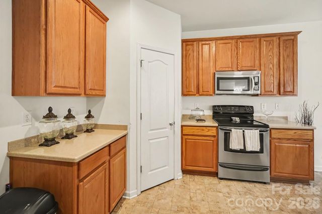 6900 Daisy Bee Court, Charlotte, NC 28126