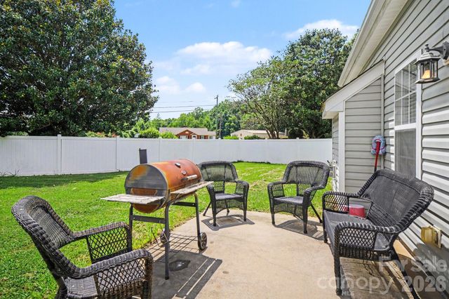 6900 Daisy Bee Court, Charlotte, NC 28126