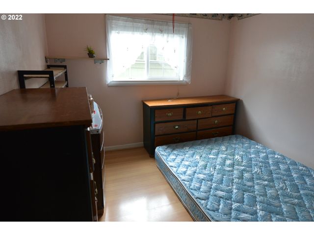 5938 Ne 57TH Ave, Portland, OR 97218