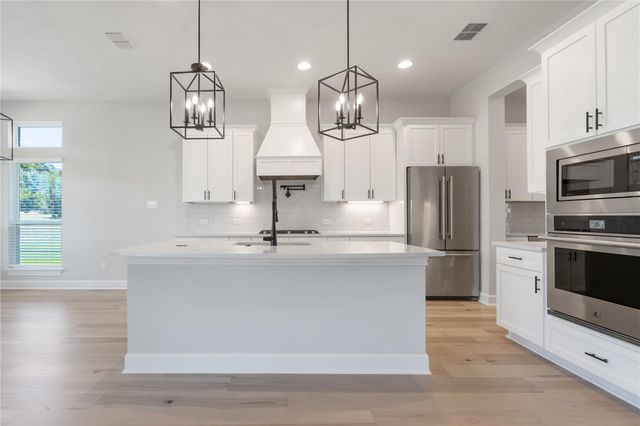 657 Prairie Clover DR, Dripping Springs, TX 78620