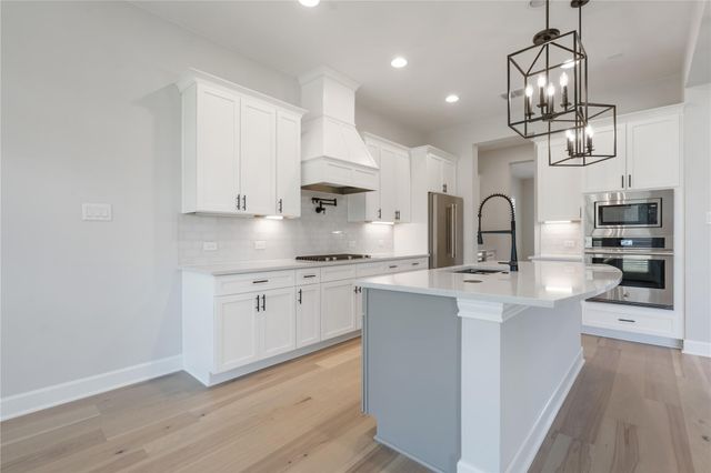 657 Prairie Clover DR, Dripping Springs, TX 78620