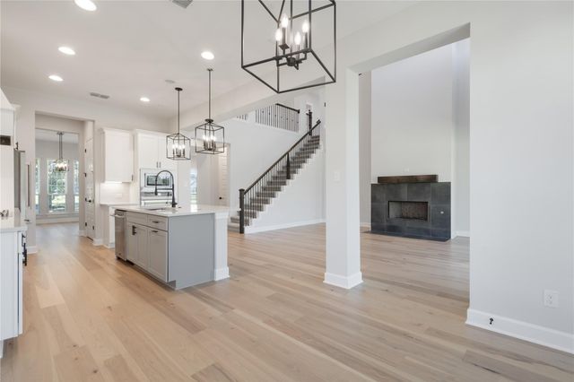 657 Prairie Clover DR, Dripping Springs, TX 78620