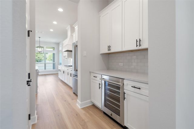 657 Prairie Clover DR, Dripping Springs, TX 78620