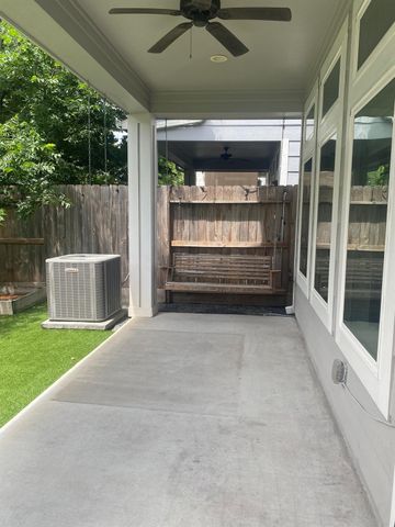 5321 Egbert Street, Houston, TX 77007