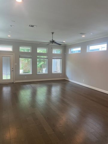 5321 Egbert Street, Houston, TX 77007