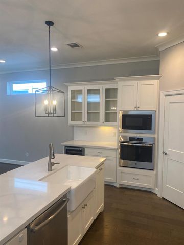 5321 Egbert Street, Houston, TX 77007