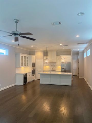 5321 Egbert Street, Houston, TX 77007
