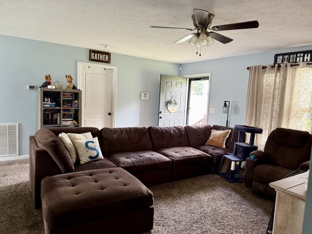 115 Nutmeg Dr, Shelbyville, TN 37160