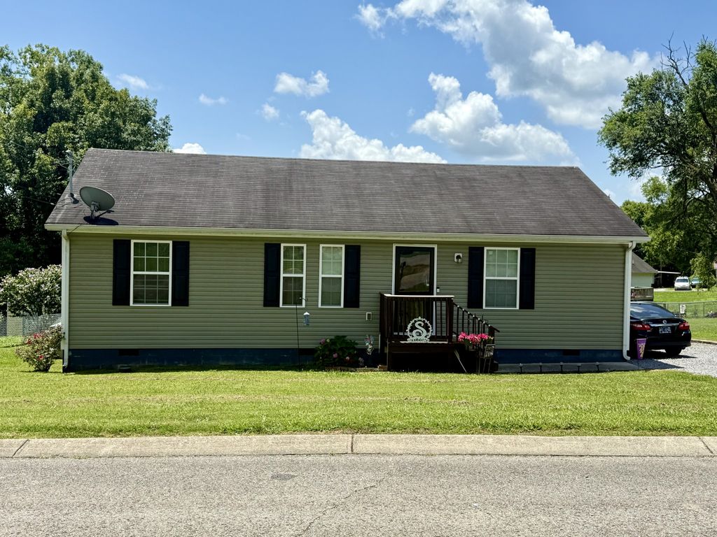 115 Nutmeg Dr, Shelbyville, TN 37160