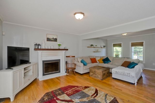 26 Laro Rd, Southwick, MA 01077