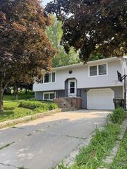 215 Valders Boulevard, Barneveld, WI 53507