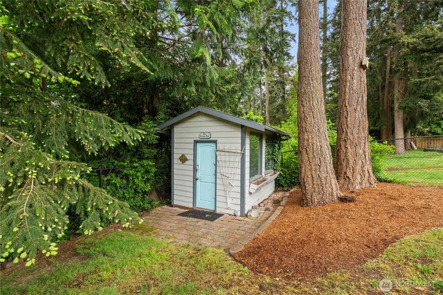 21829 Virginia Place NE, Kingston, WA 98346