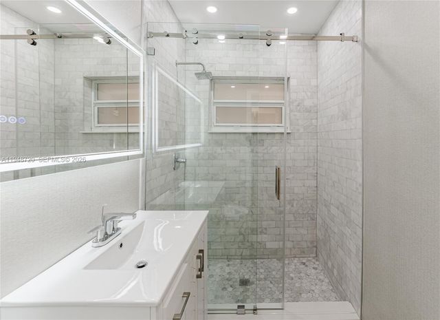 4201 Indian Creek Dr 9, Miami Beach, FL 33140