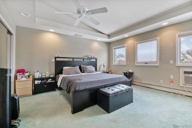 5 Lafayette Place, Massapequa, NY 11758