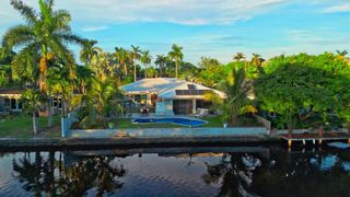 208 NE 30th St, Wilton Manors, FL 33334
