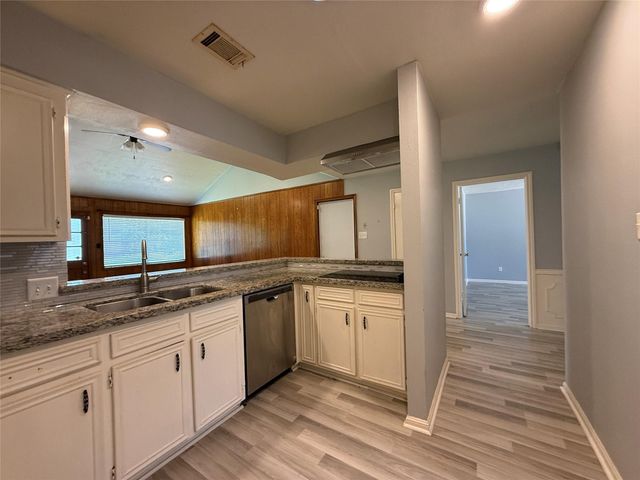 422 Gamewood Drive, Spring, TX 77386