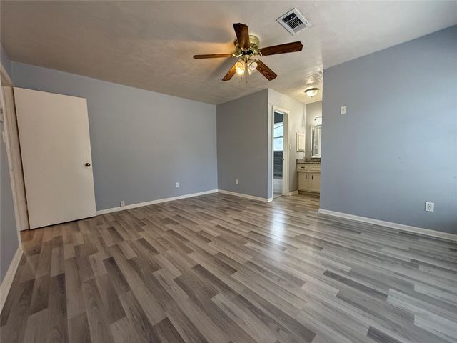 422 Gamewood Drive, Spring, TX 77386