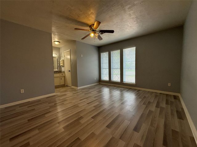 422 Gamewood Drive, Spring, TX 77386