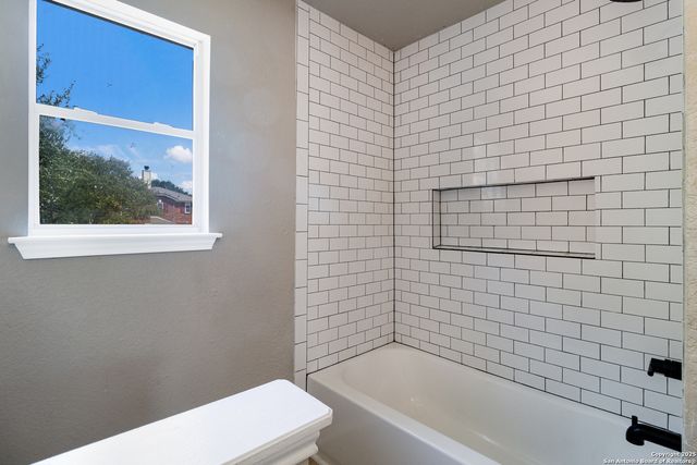 676 Cherokee, New Braunfels, TX 78132