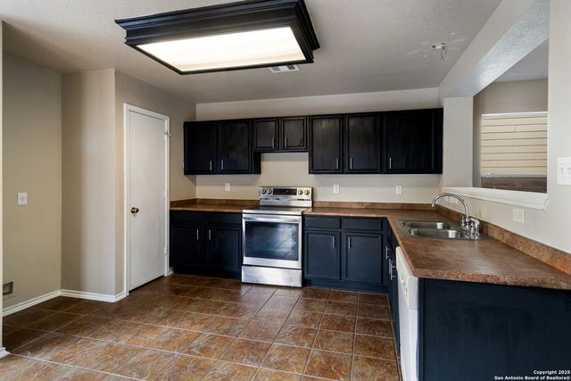 676 Cherokee, New Braunfels, TX 78132