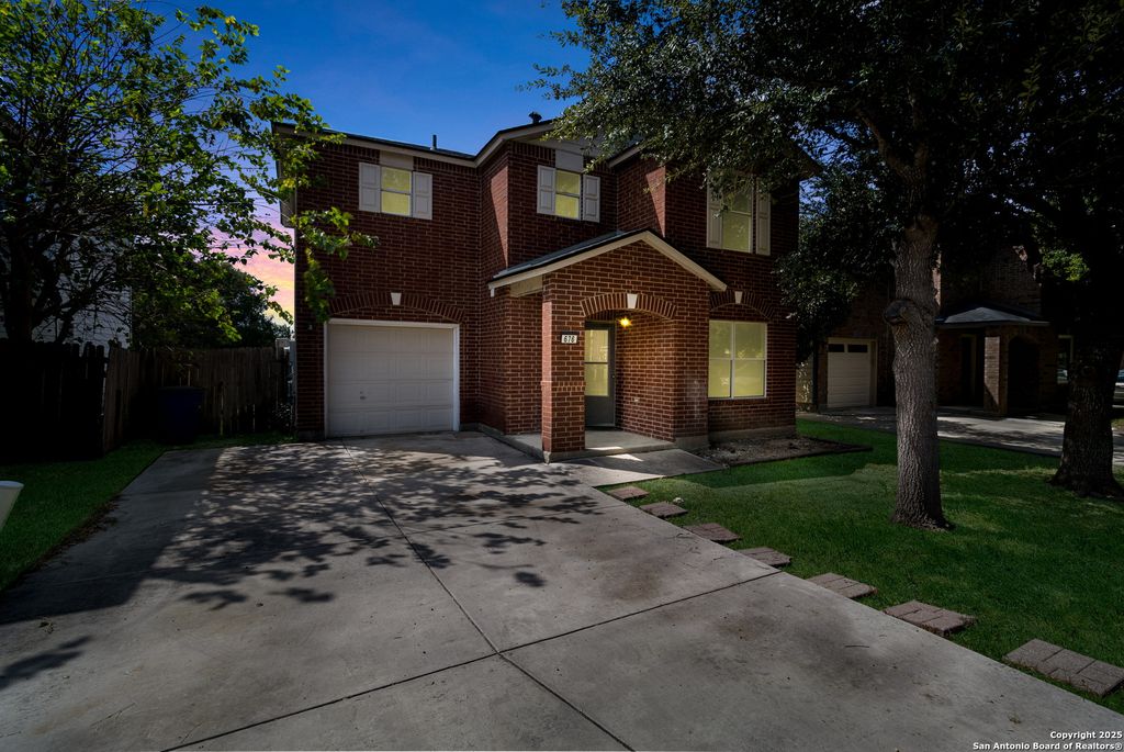 676 Cherokee, New Braunfels, TX 78132