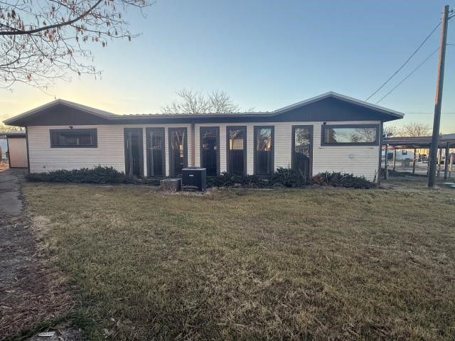 808 Flamingo Road, Granbury, TX 76049