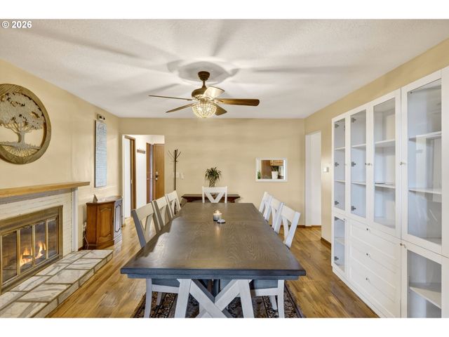 14530 Ne KNOTT Ct, Portland, OR 97230