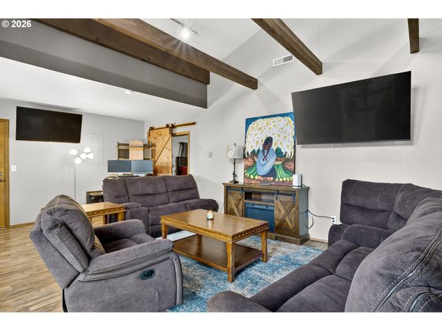 14530 Ne KNOTT Ct, Portland, OR 97230