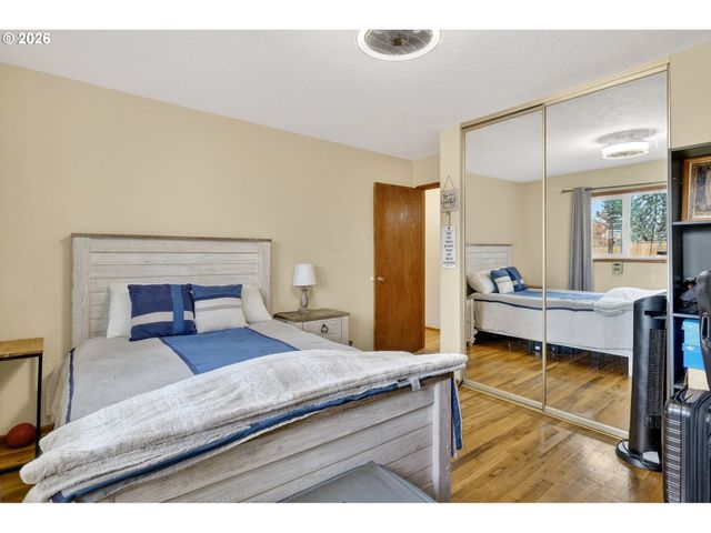 14530 Ne KNOTT Ct, Portland, OR 97230