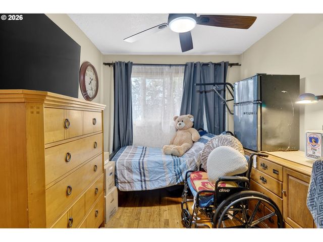 14530 Ne KNOTT Ct, Portland, OR 97230