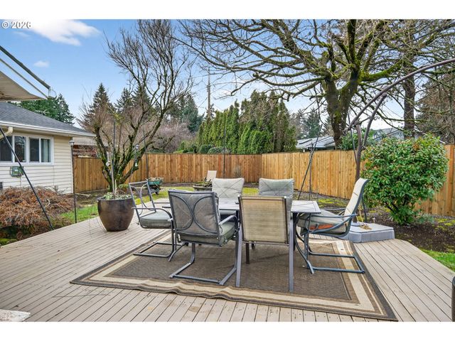 14530 Ne KNOTT Ct, Portland, OR 97230