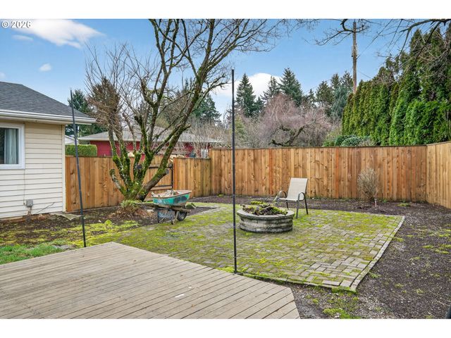 14530 Ne KNOTT Ct, Portland, OR 97230