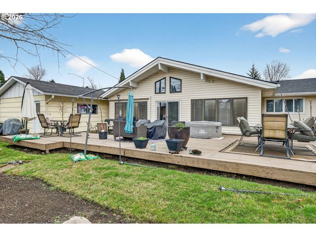 14530 Ne KNOTT Ct, Portland, OR 97230
