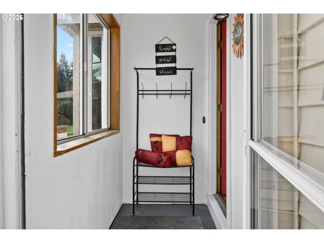 14530 Ne KNOTT Ct, Portland, OR 97230