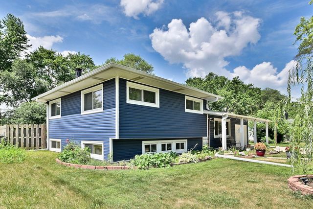 33 Seneca Drive, Montgomery, IL 60538
